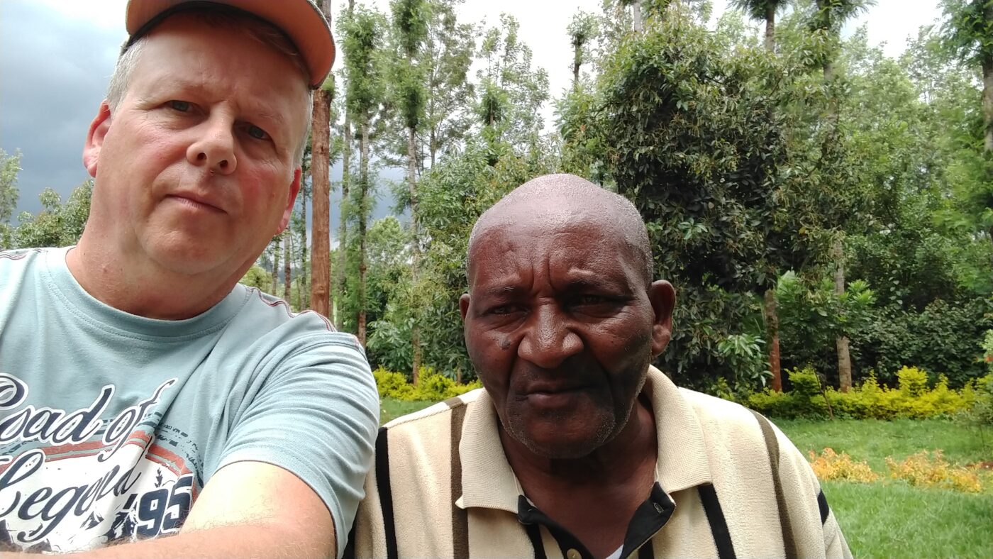 Gemeinwohl und Kleinbauern am Beispiel von unserem kenianischen Partner Richard, den ich hier auf seiner Farm besuche